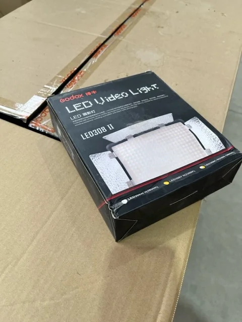 Осветитель светодиодный Godox LED308W II накамерный (без пульта) (уценка 01)