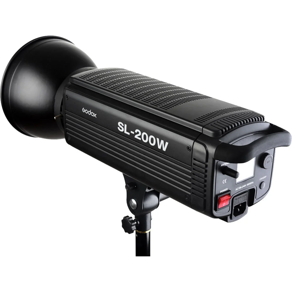 Осветитель светодиодный Godox SL-200W студийный