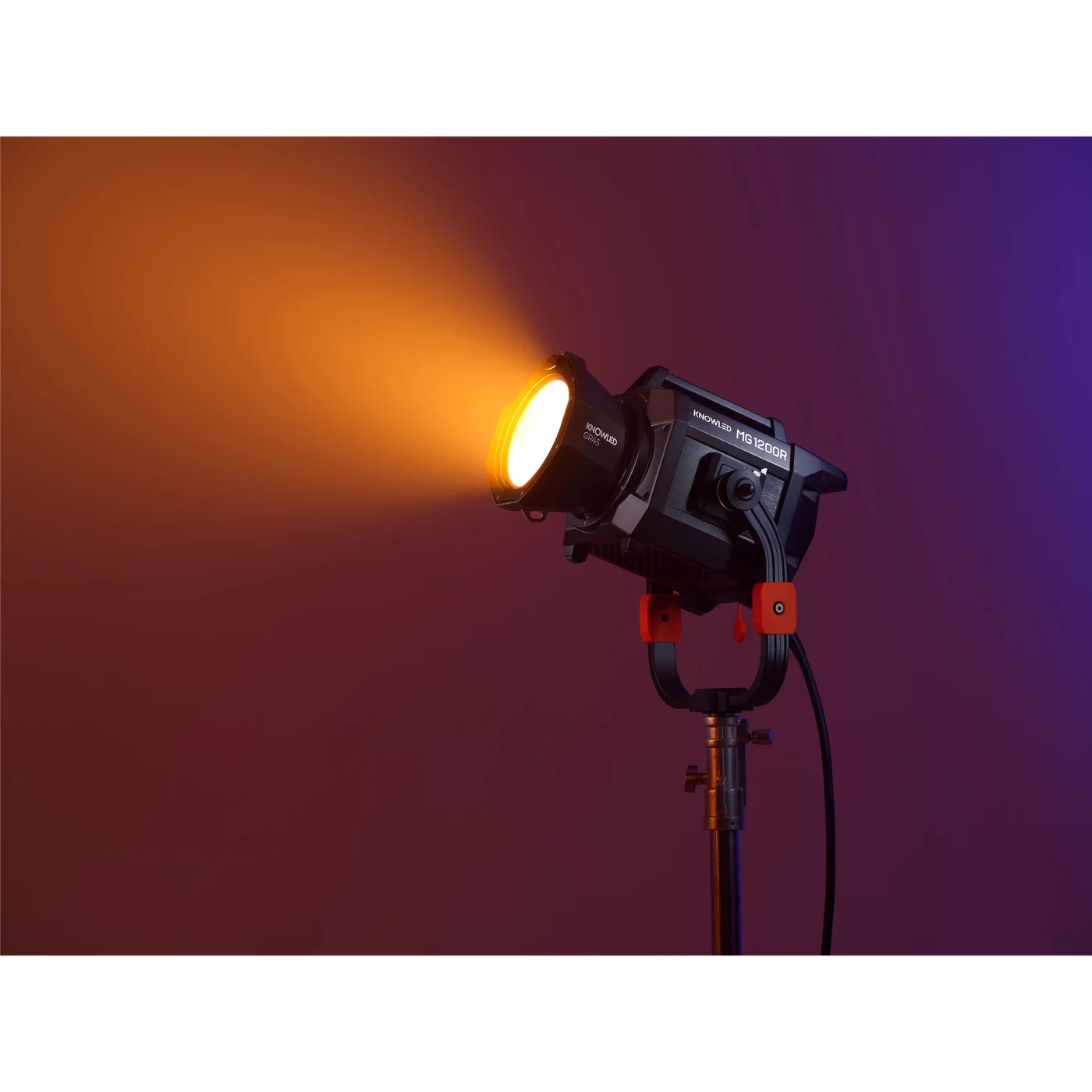 Осветитель светодиодный Godox Knowled MG1200R студийный