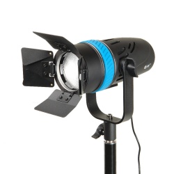 На фото изображено Осветитель Falcon Eyes SpotLight 70LED BW светодиодный