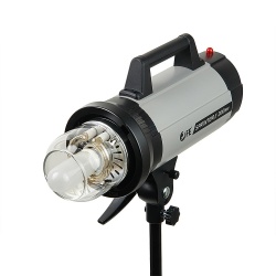На фото изображено Вспышка студийная Falcon Eyes Sprinter II 200 BW