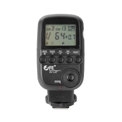 На фото изображено Радиосинхронизатор Falcon Eyes SprintTrigger II 32C 2.4G