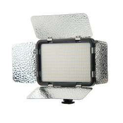 На фото изображено Осветитель светодиодный Falcon Eyes LedPRO 348BD Bi-color накамерный