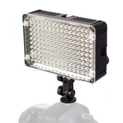 На фото изображено Осветитель Falcon Eyes LED-160 светодиодный