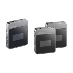 На фото изображено Петличная радиосистема Godox MoveLink M2