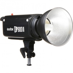 На фото изображено Вспышка студийная Godox DP800II