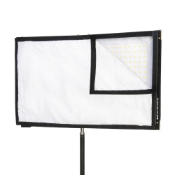 На фото изображено Осветитель студийный Falcon Eyes FlexLight 448 LED