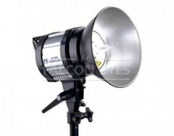 На фото изображено Осветитель Falcon Eyes DS-1000 галогеновый