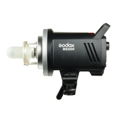 На фото изображено Вспышка студийная Godox MS200
