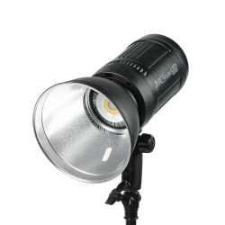 На фото изображено Осветитель студийный Falcon Eyes Studio LED 100RGB светодиодный