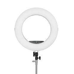 На фото изображено Осветитель кольцевой Falcon Eyes BeautyLight 480 LED