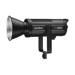 На фото изображено Осветитель светодиодный Godox SL300II студийный