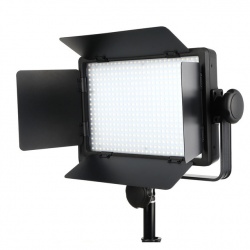 На фото изображено Осветитель светодиодный Godox LED500W студийный