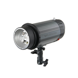 На фото изображено Вспышка Falcon Eyes SS-150BJM студийная