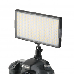 На фото изображено Осветитель светодиодный Falcon Eyes LedPRO 416 Bi-color накамерный