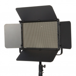 На фото изображено Осветитель светодиодный Falcon Eyes FlatLight 150 LED Bi-color