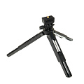 На фото изображено Штатив Godox MT-01 настольный