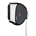 На фото изображено Софтбокс EB-060 (40*40cm) с переходником для накамерных вспышек
