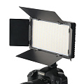 На фото изображено Осветитель светодиодный Falcon Eyes LedPRO 600BD Bi-color накамерный