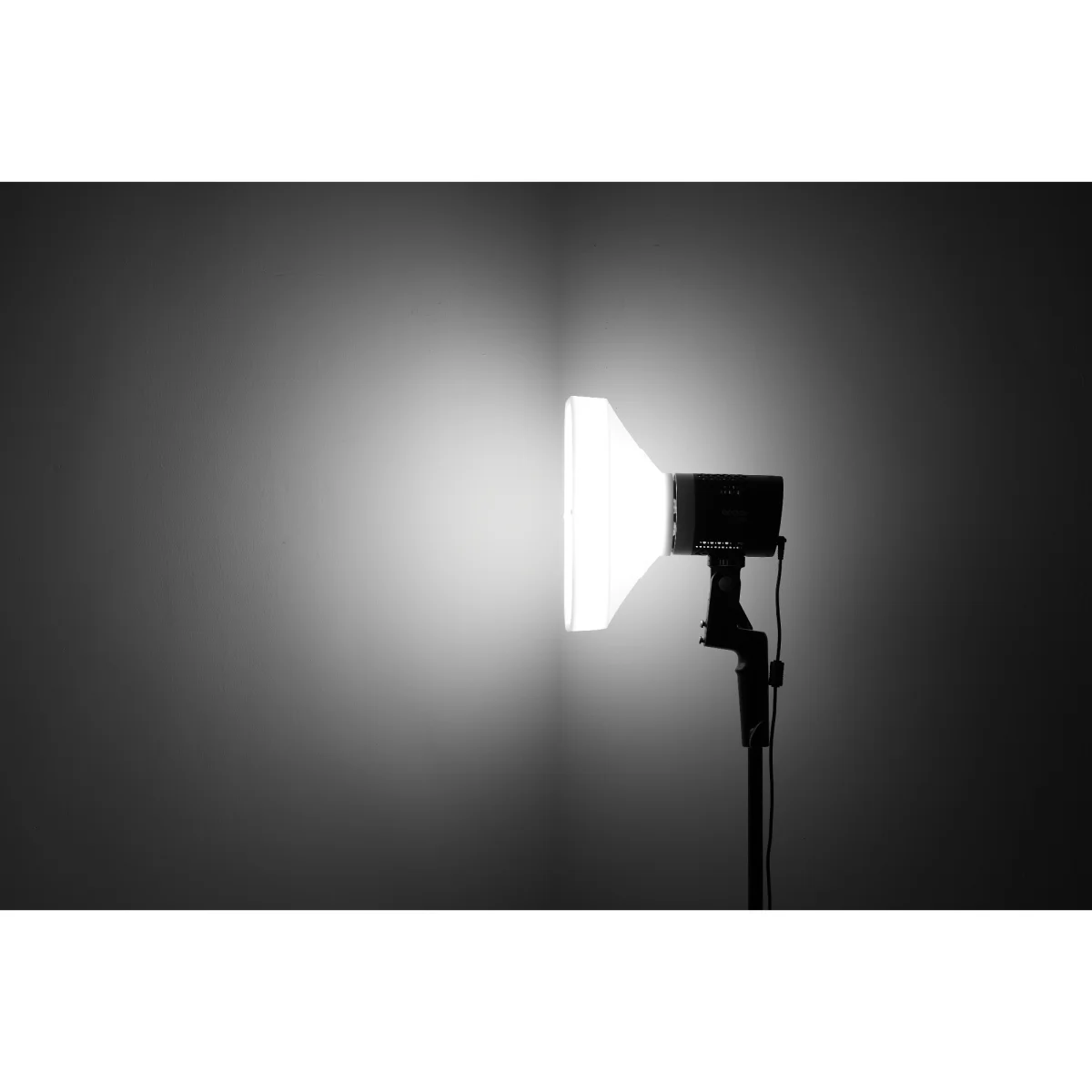 Комплект светодиодных осветителей Godox ML30-K2 Kit для видеосъемки