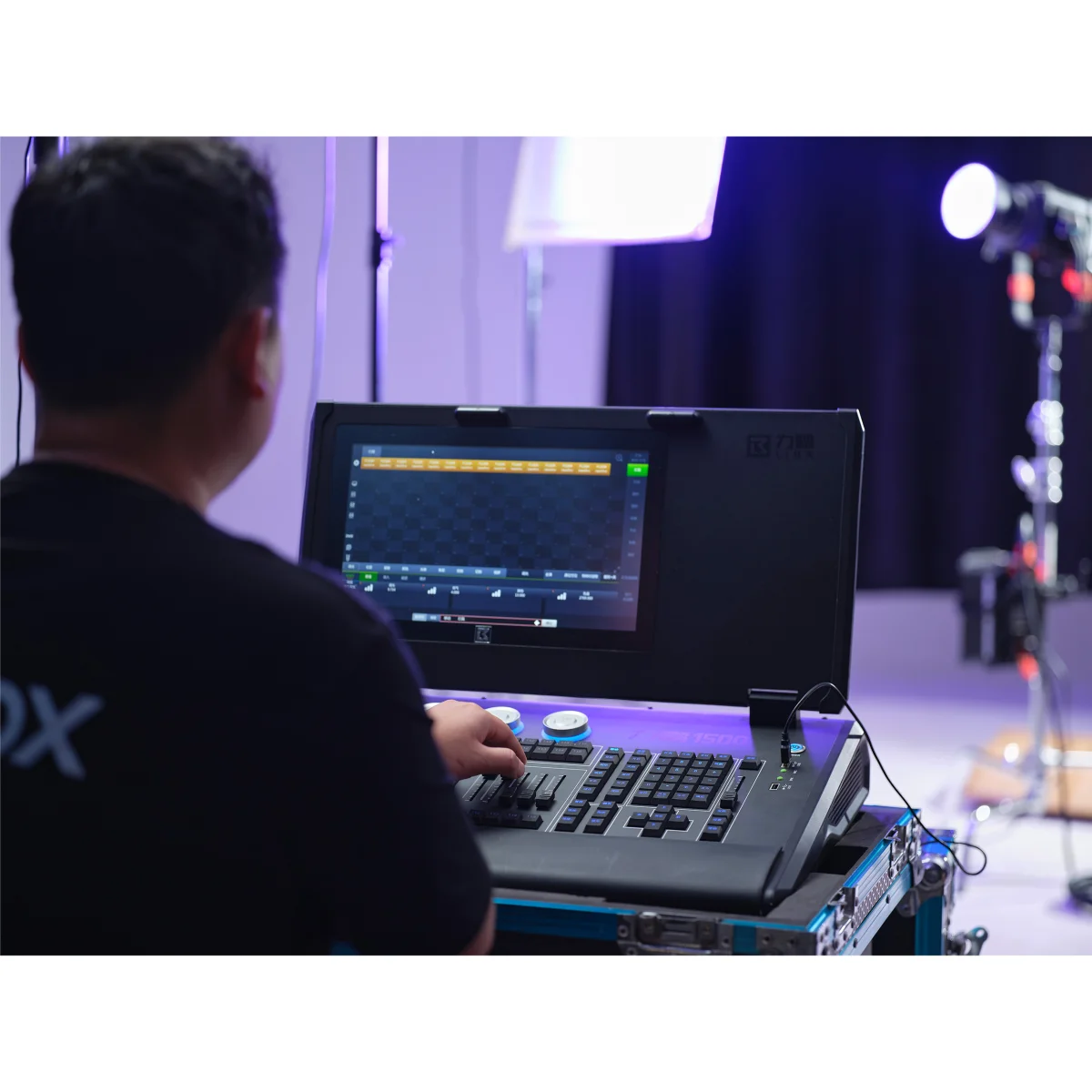 Осветитель светодиодный Godox Knowled M300R K1 студийный